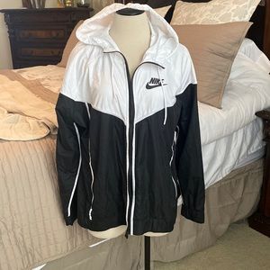 Nike wind breaker/ rain jacket size 1x